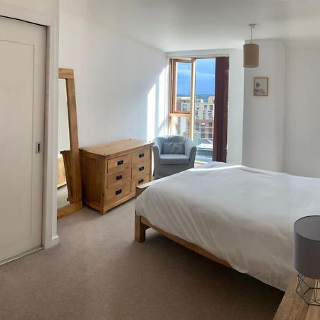 2 Bed Apartment In Granary Wharf Leeds Leeds  Eksteriør bilde