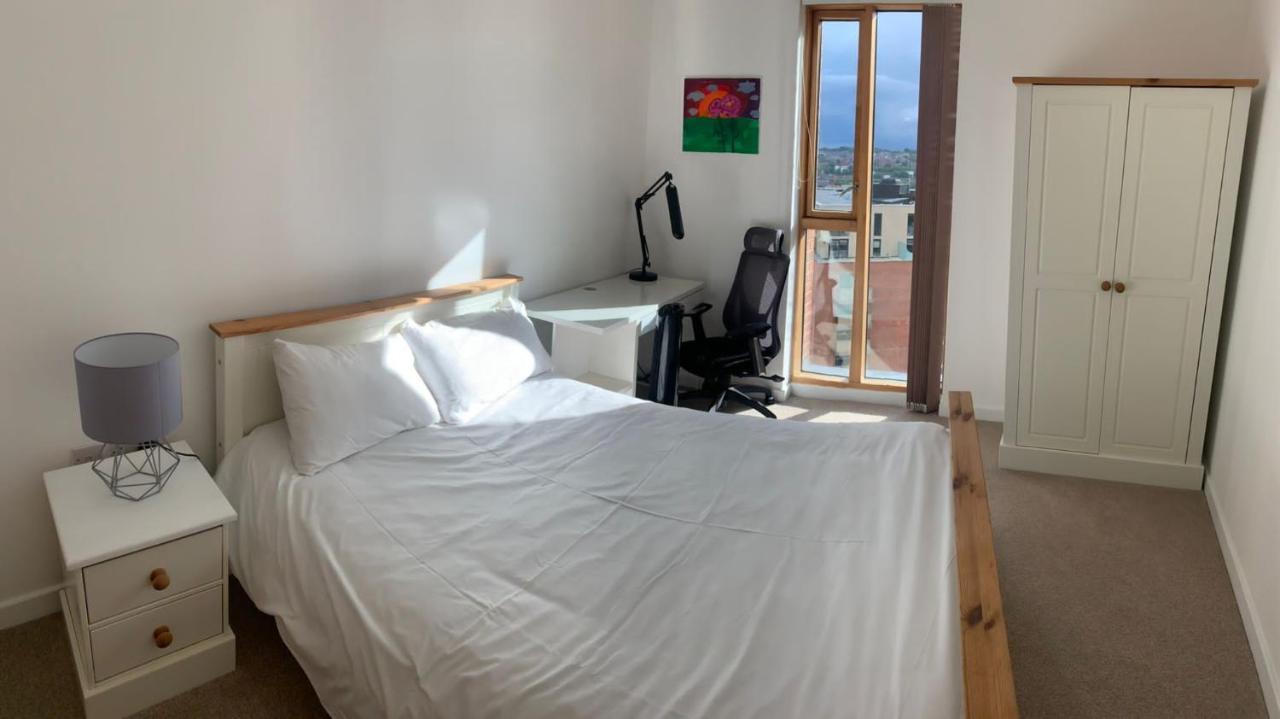 2 Bed Apartment In Granary Wharf Leeds Leeds  Eksteriør bilde
