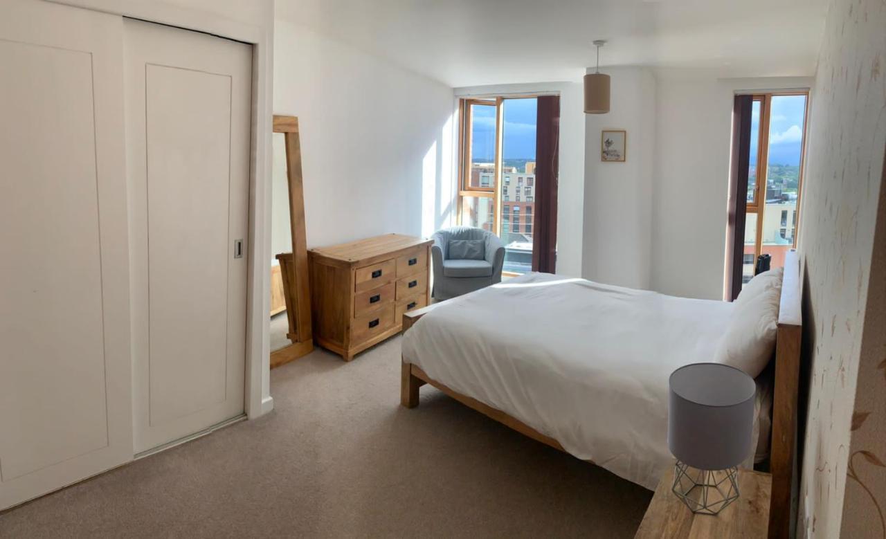 2 Bed Apartment In Granary Wharf Leeds Leeds  Eksteriør bilde
