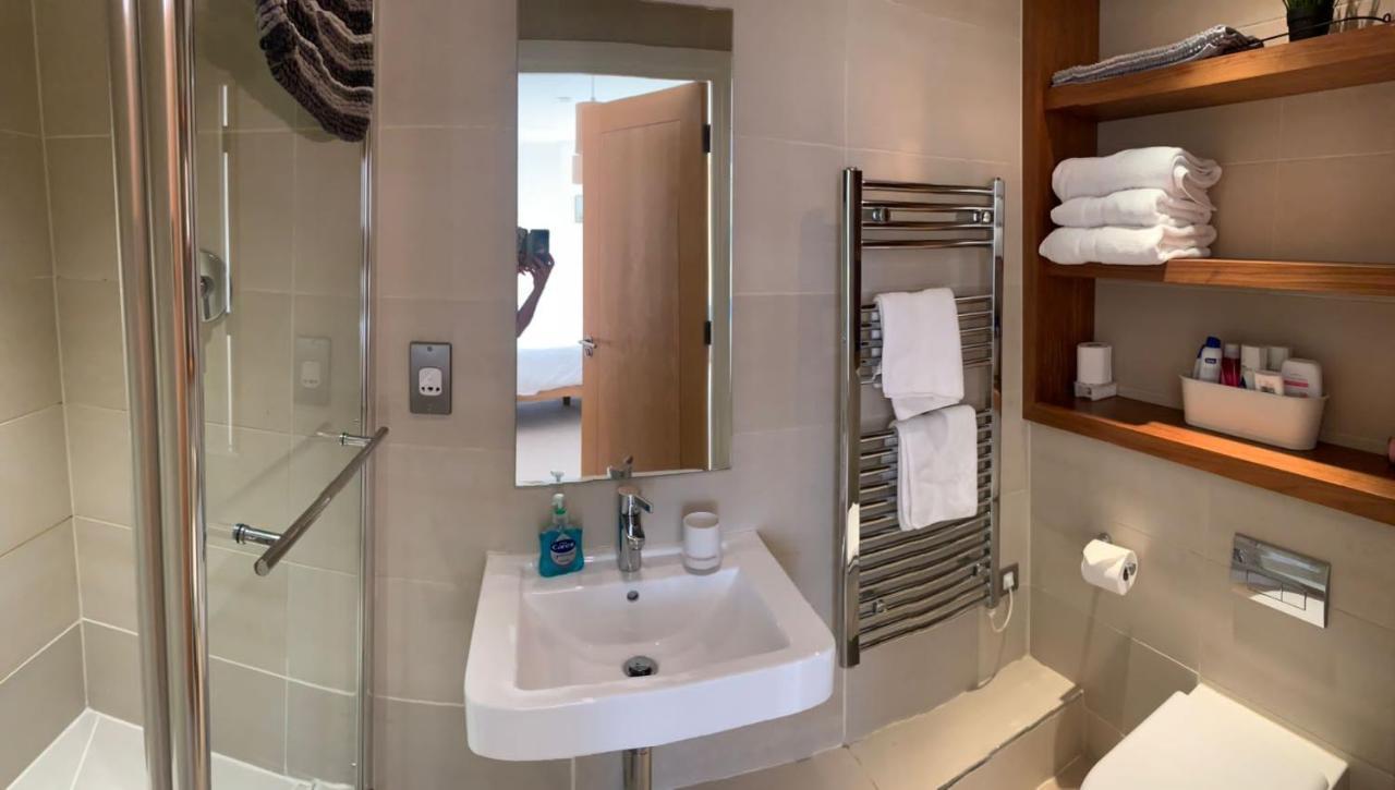 2 Bed Apartment In Granary Wharf Leeds Leeds  Eksteriør bilde